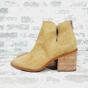 New BP Brynne Beige Fabric Upper Pointed Toe Block Heel Ankle Boots X423